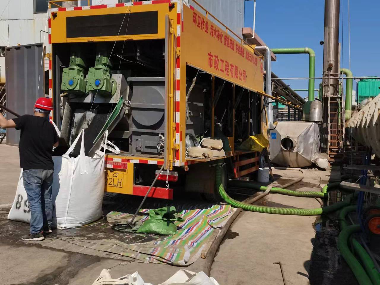 梓潼淤泥压干处理